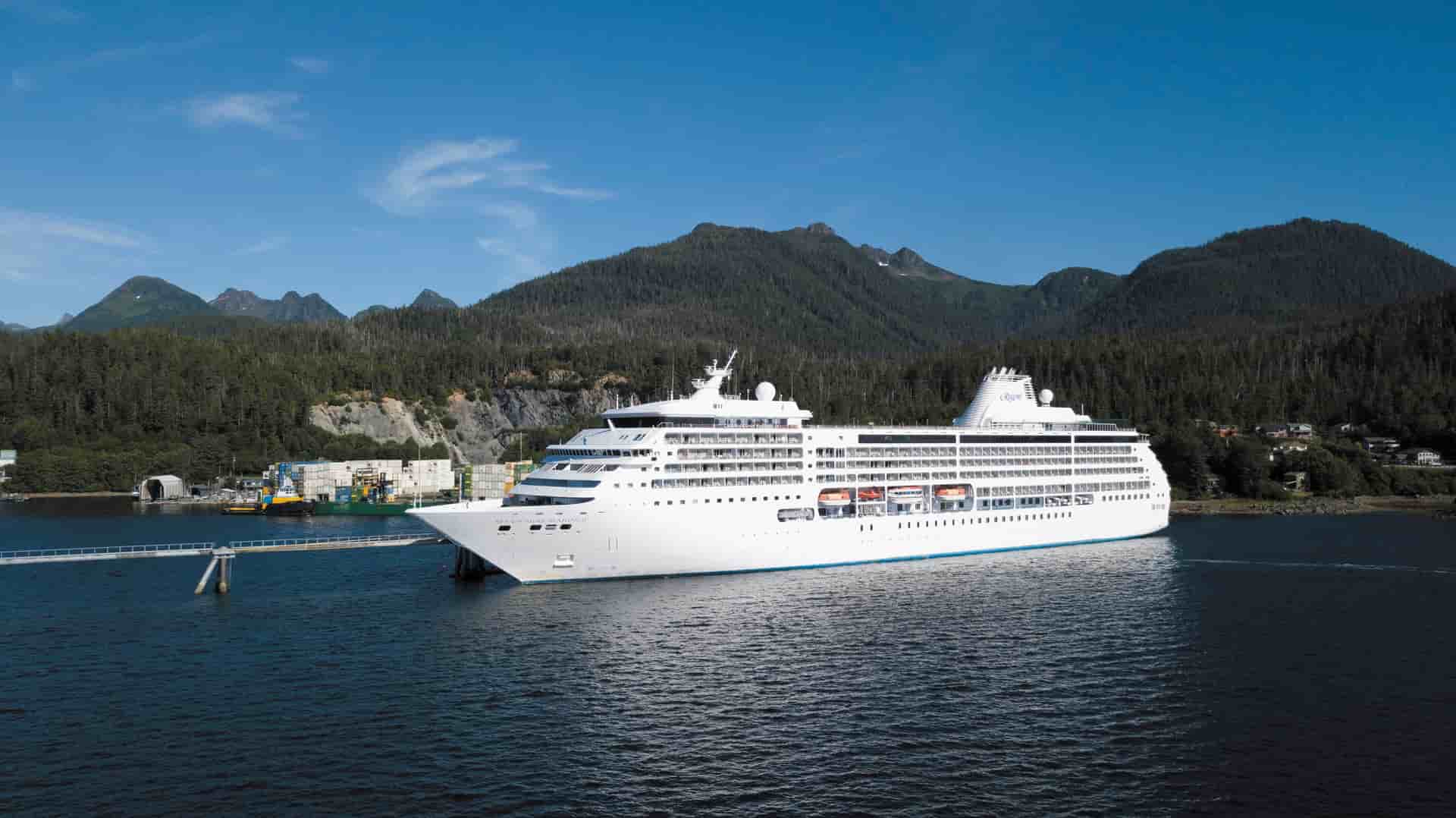 Regent Seven Seas Mariner cruise ship exterior
