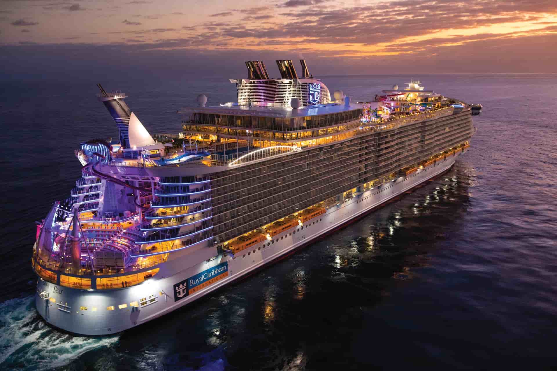 Royal Caribbean Oasis of the Seas ship exterior