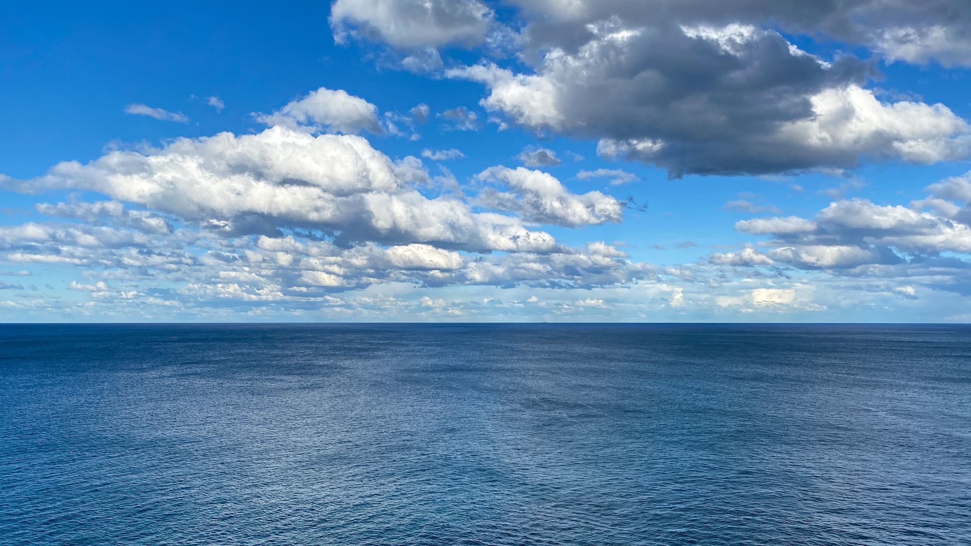 Skyline of the Atlantic Ocean during a bright sunny day.