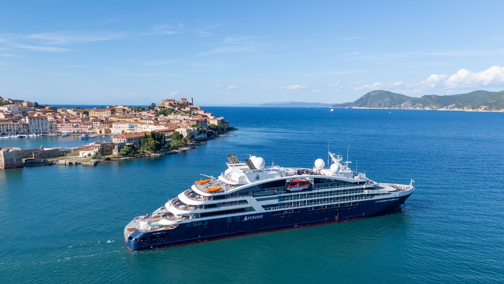 Tauck Le Dumont d'Urville