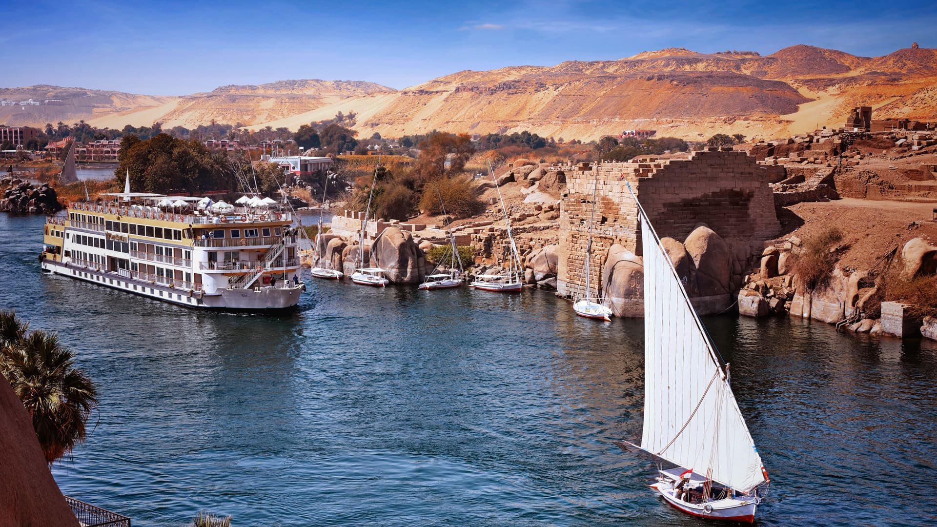 AmaWaterways AmaDahlia ship exterior.