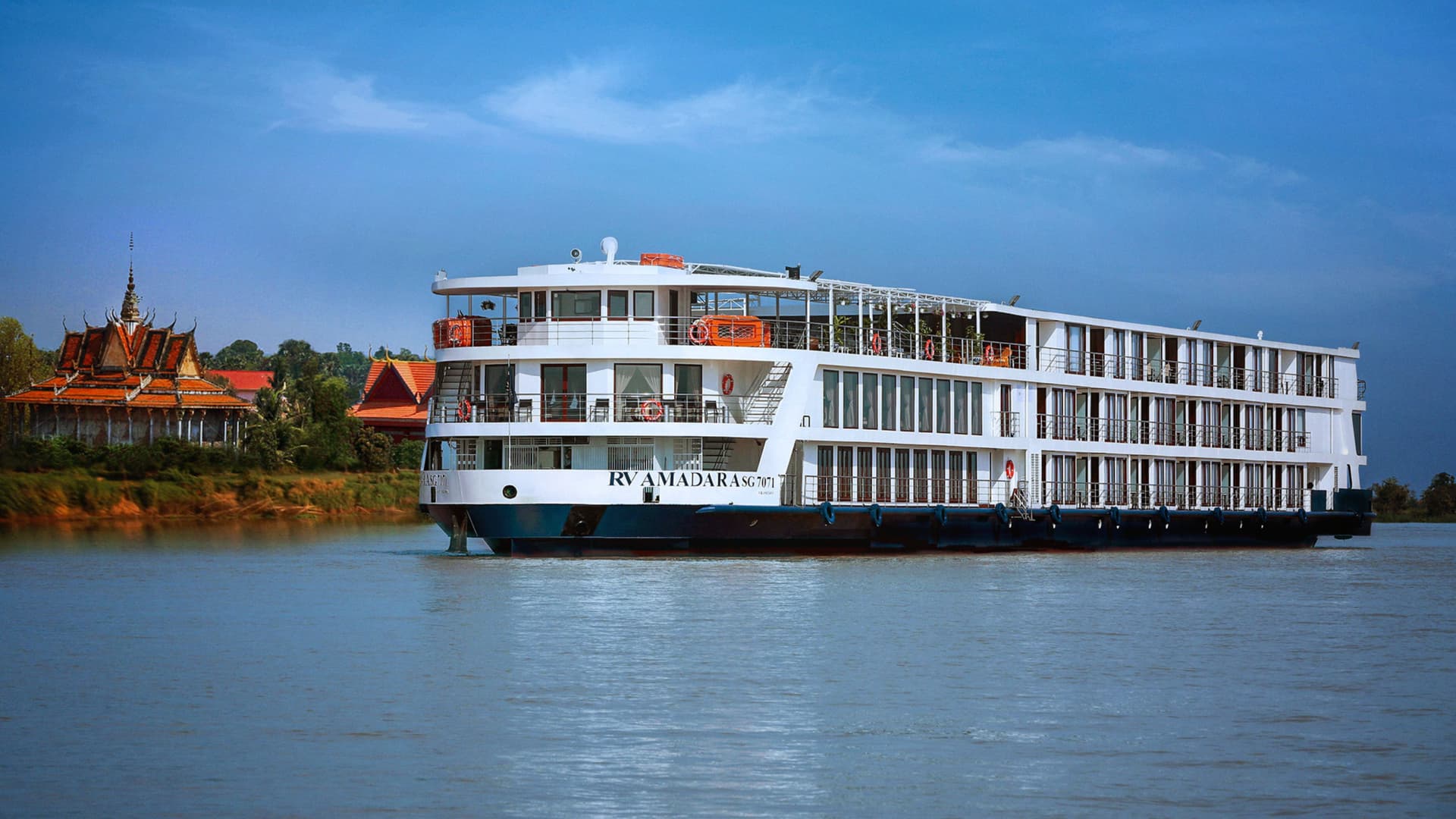 AmaWaterways AmaDara ship exterior.