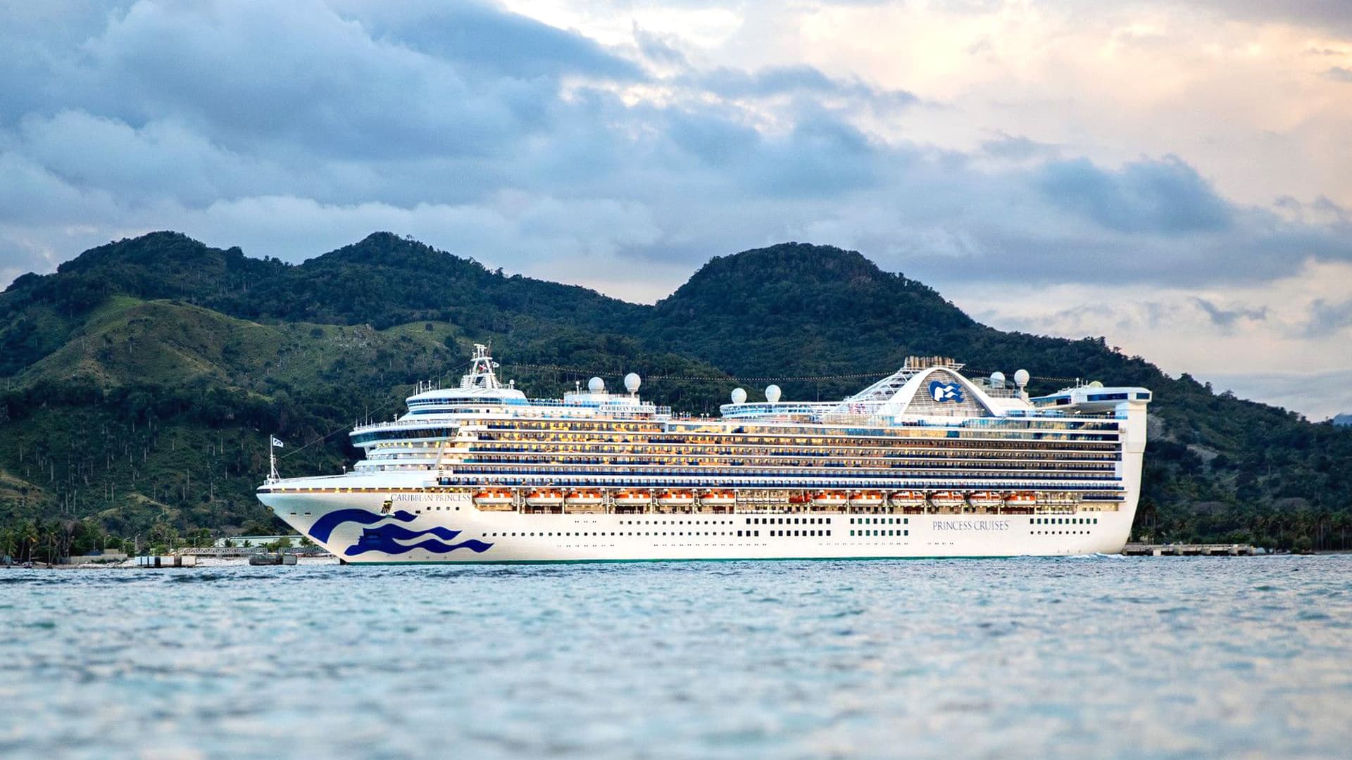 Caribbean Princess cruise ship exterior.