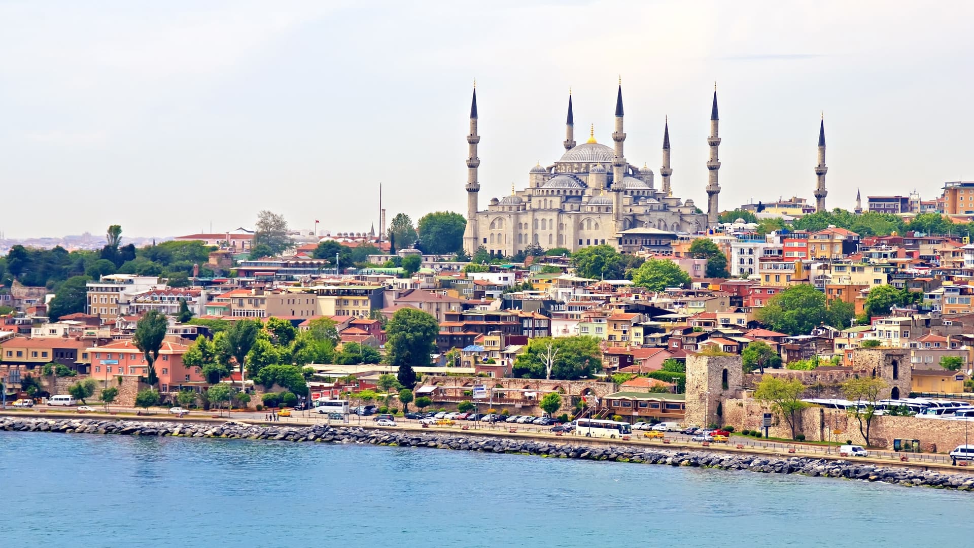 Blue Mosque and historic Istanbul skyline with Bosphorus Strait.