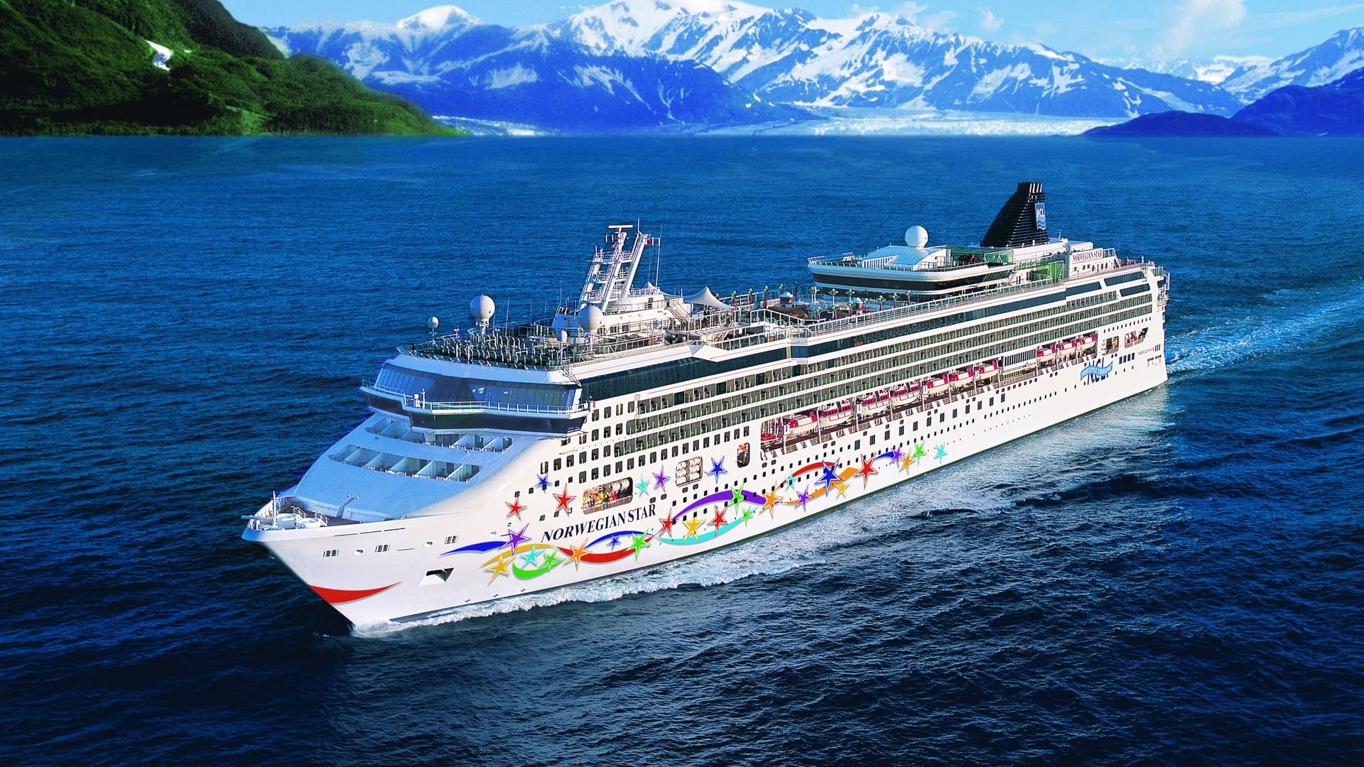 Norwegian Star sailing in Alaska.