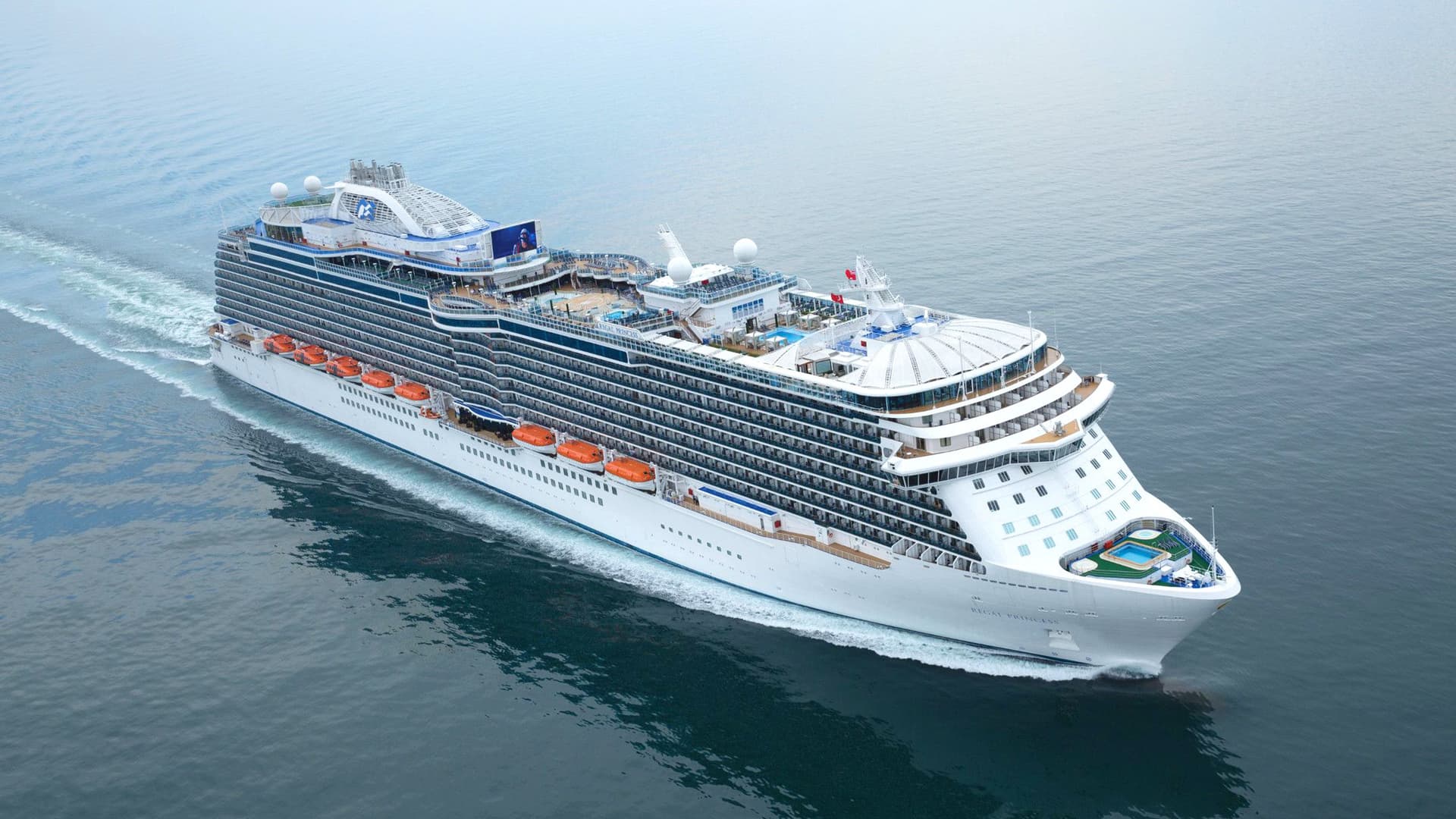 Regal Princess cruise ship exterior.