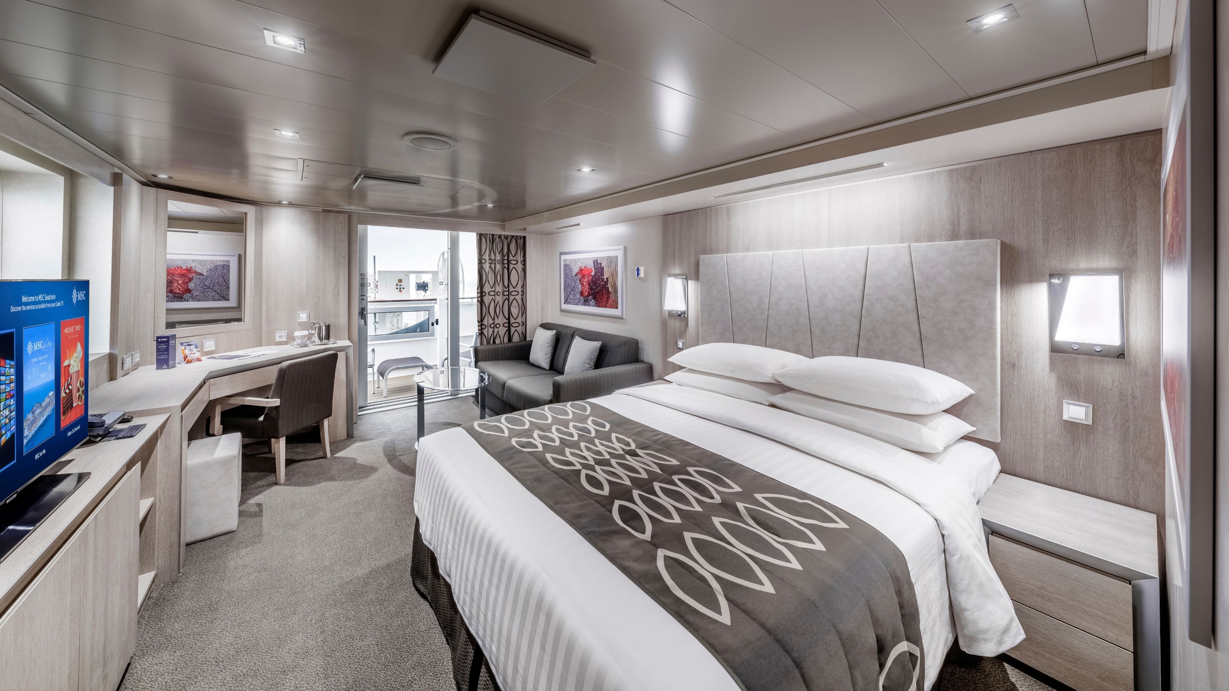 MSC Yacht Club Royal Suite with terrace and whirlpool bath
